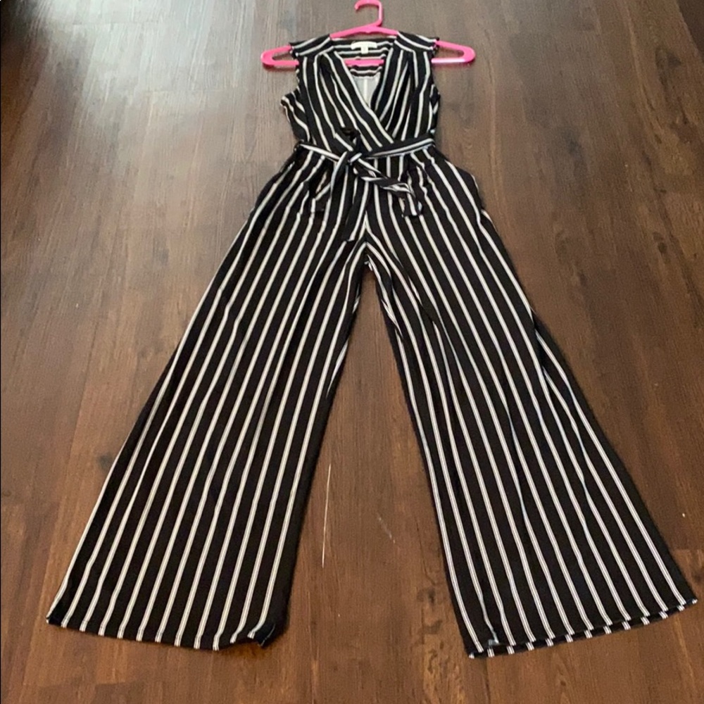 Monteau Black and White dressy Jumper! Worn once!